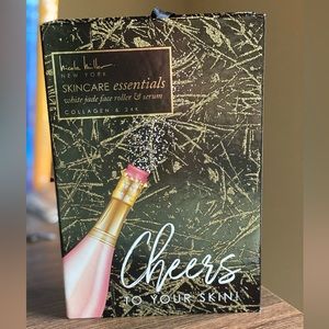 Skin care Essentials Collagen and 24 K White Jade roller and Serum gift set